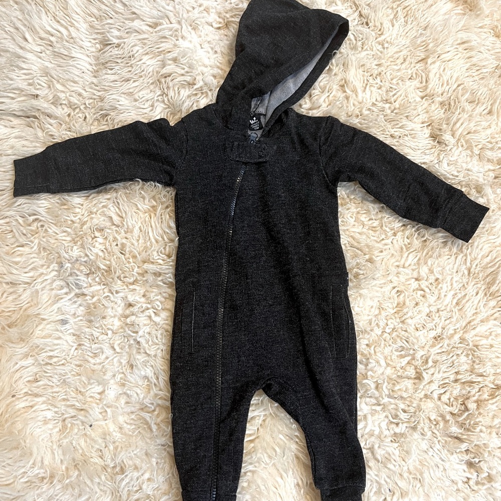 Baby onesie with hood
